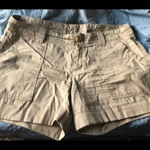 Old Navy khaki shorts size 8